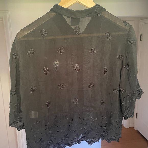 Johnny Was Semi Sheer Floral Embroidered Button Down Shirt. Size XS - Picture 4 of 8